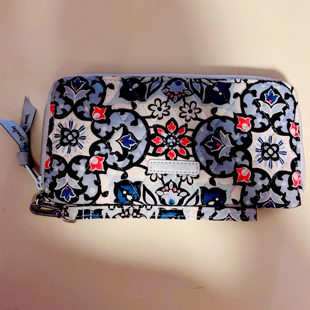 Vera Bradley wallet/wristlet